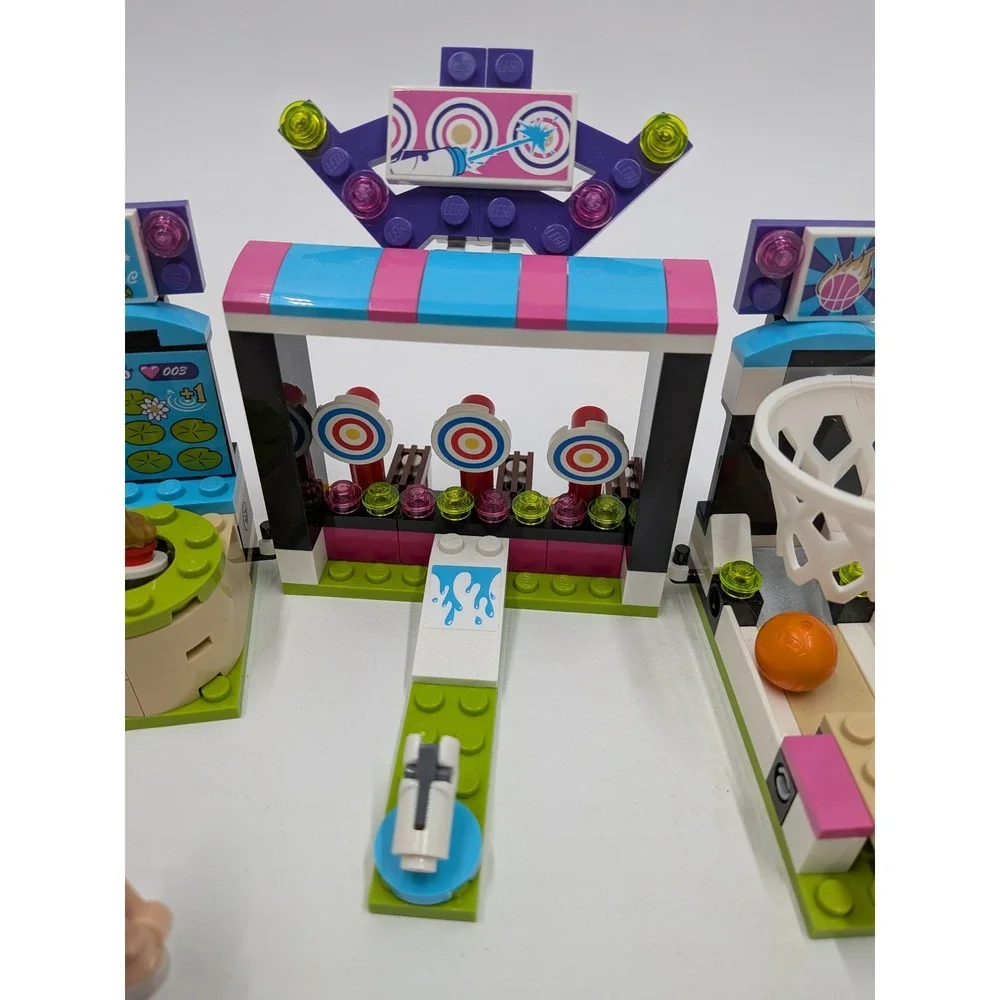 LEGO Friends Amusement Park Arcade 41127 Mia Mini-Doll Carnival Games Set